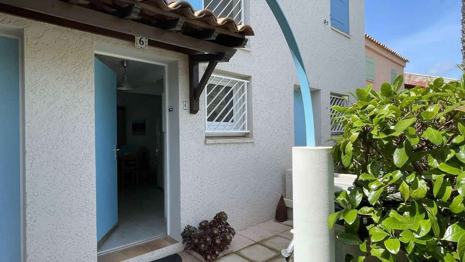 Charmante Maison Climatisee Avec Jardin Et Terrasse Au Calme - Le Lavandou - Fr-1-308-143 Nyaraló